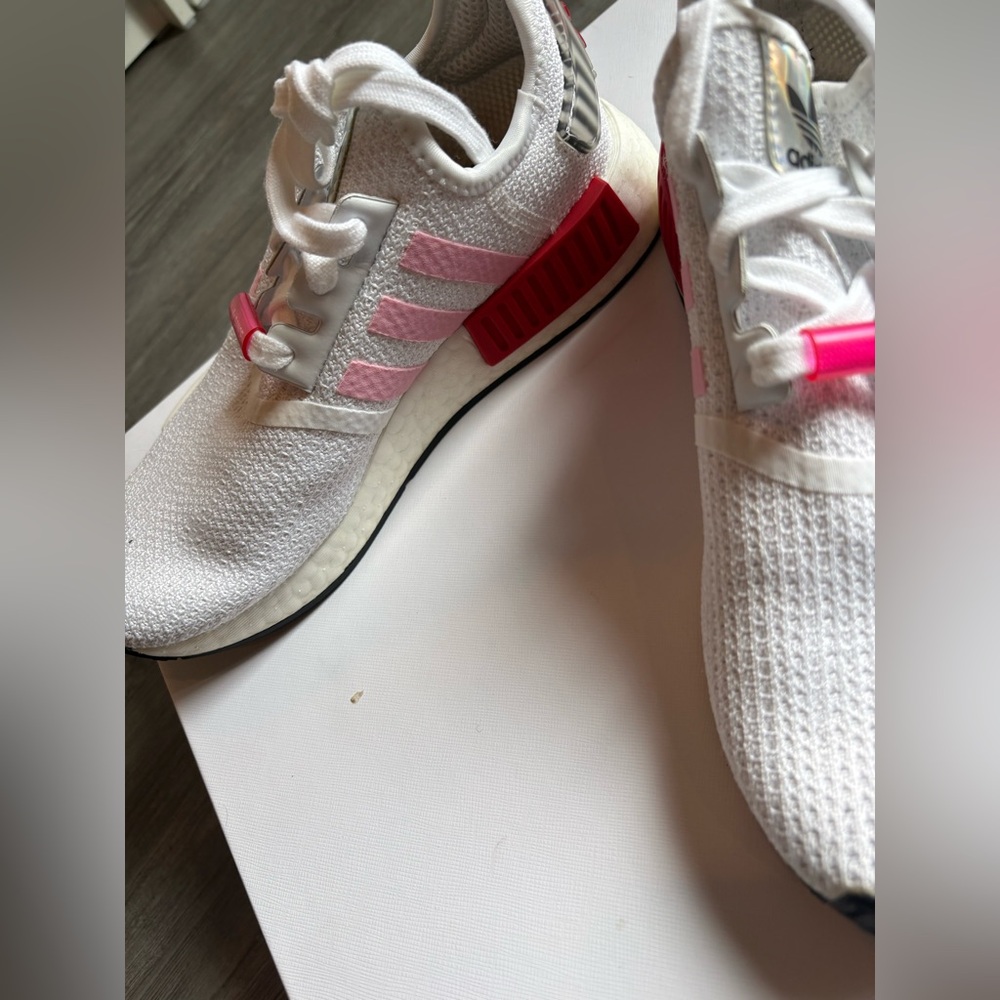 Adidas Originals womens Nmd_r1 Sneaker, White/True Pink/Vivid Red  FZ3777 - Picture 3 of 7